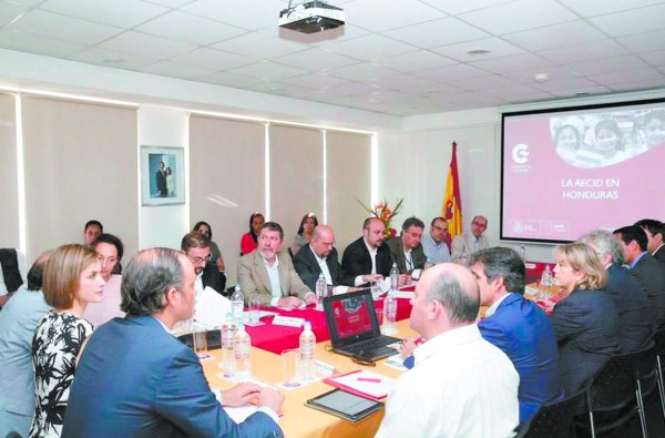 La Reina Letizia parte comprometida con el progreso de Honduras