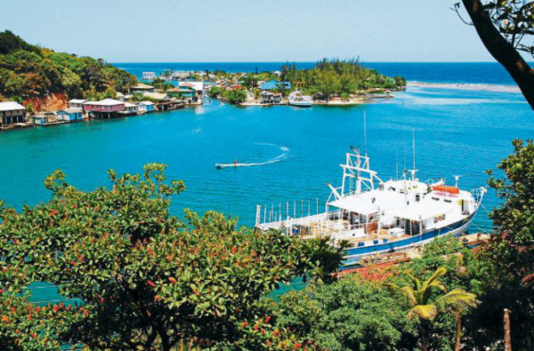 DEI investiga tiendas libres de Roatán por contrabando