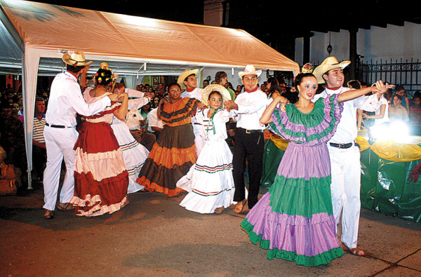 Belleza y cultura en lanzamiento del Festival Internacional del Maíz