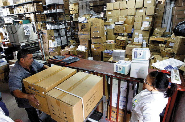 Fiscalía indaga corrupción en hospital Escuela