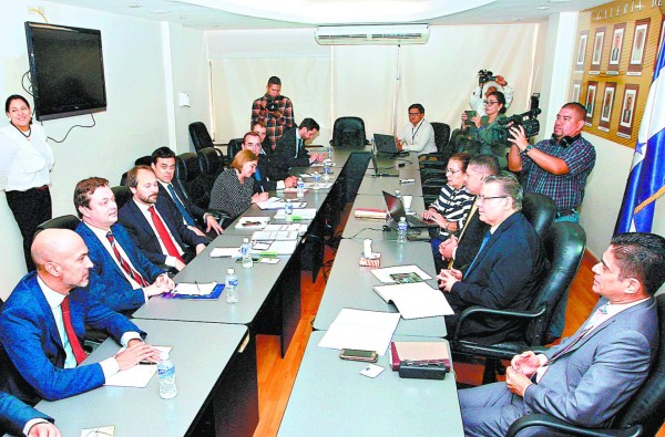 Misión de la Unión Europea conoce avances electorales de Honduras