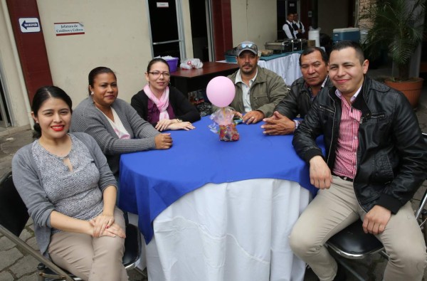 Honduras: Diario EL HERALDO festejó su 37 aniversario con bombos y platillos