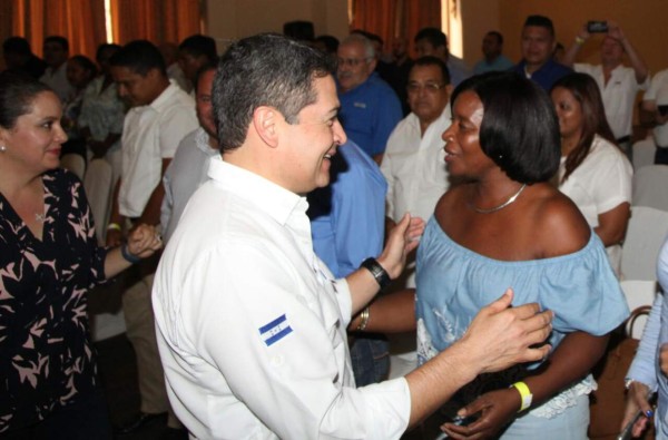 Juan Orlando Hernández: 'Lo que estamos haciendo quedará chiquito”