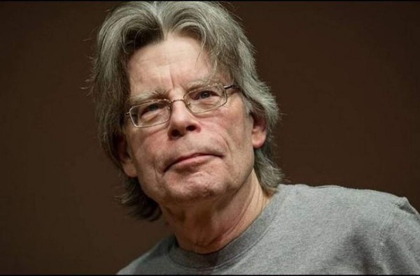 Exfoliarse con arena para gatos y odiar los espejos: los hábitos más extraños de los famosos (FOTOS)