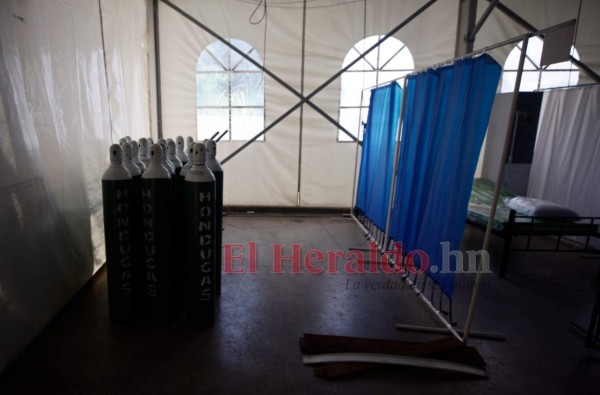 FOTOS: Últimos preparativos para abrir triaje en el Bazar del Sábado