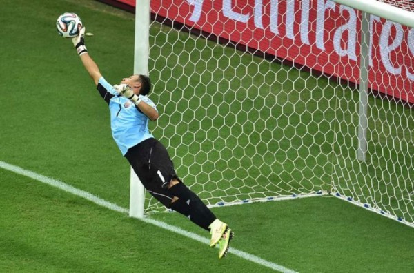 Los tres finalistas al Guante de Oro