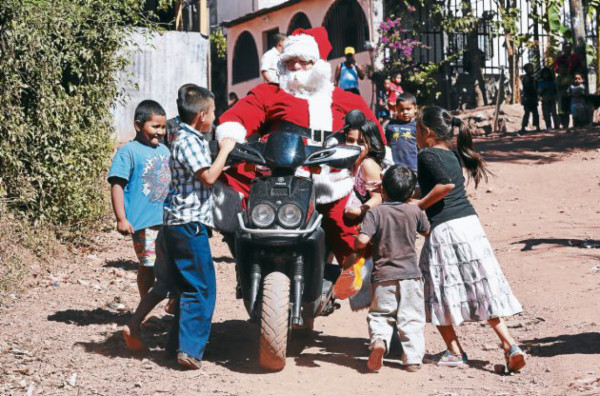 Soli-Diario lleva juguetes a miles de niños pobres