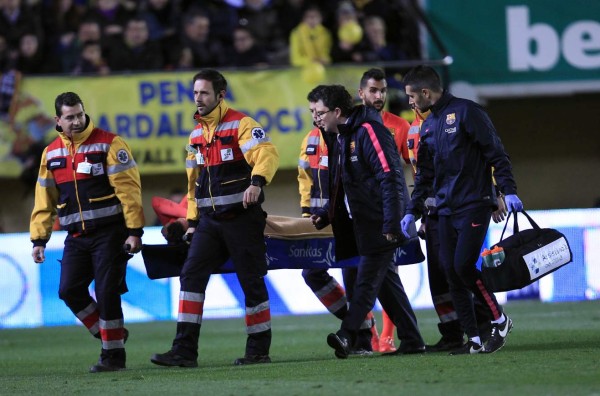 Busquets se lesiona en el tobillo durante el Villarreal-Barcelona