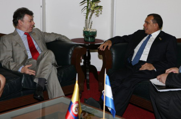 Encuentro bilateral entre Honduras y Colombia