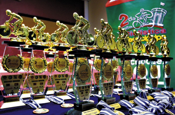 En sus marcas, listos... Inicia la Segunda Vuelta Ciclística