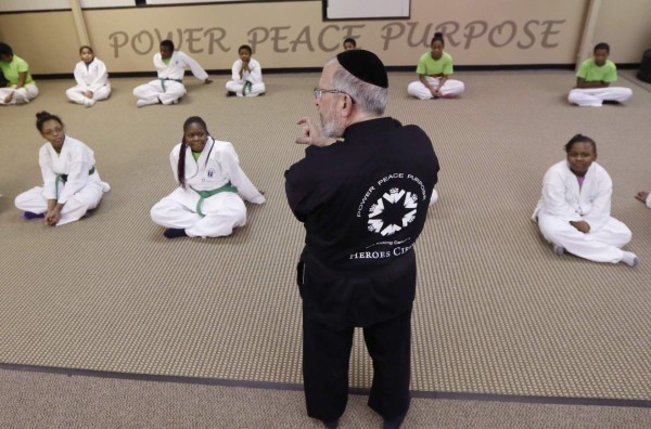 Artes marciales ayudan a niños a patear cáncer en Michigan &nbsp;&nbsp;