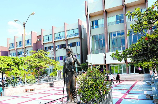 Junta conoce 42 denuncias contra aspirantes a la CSJ