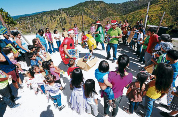 Soli-Diario lleva juguetes a miles de niños pobres