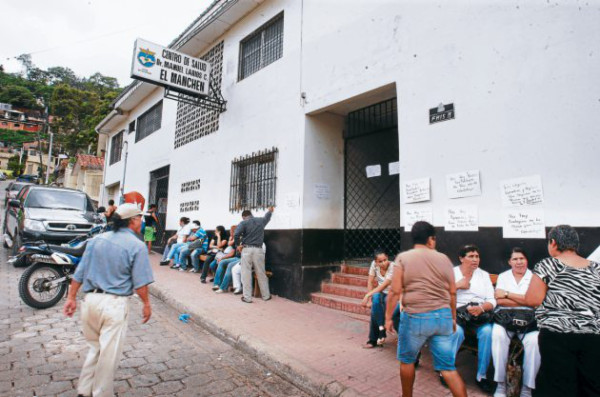 Por insalubridad cierran centro de salud del barrio El Manchén