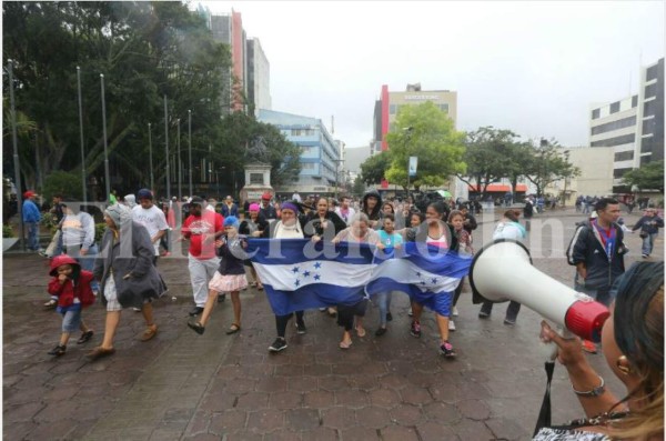 Vendedores ambulantes cierran comercios y se toman el centro de Tegucigalpa