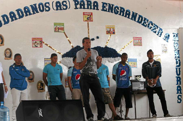 Una fiesta futbolera se vivió en la escuela cerro Grande II