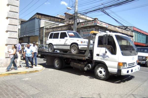 Falta de agentes de tránsito genera anarquía en las calles