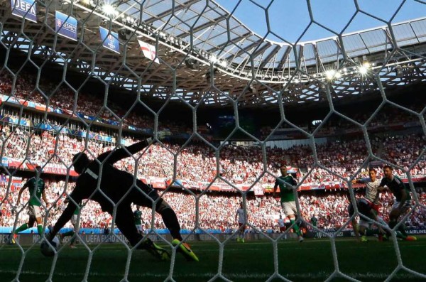 Polonia al fin gana en una Euro: 1-0 ante Irlanda del Norte