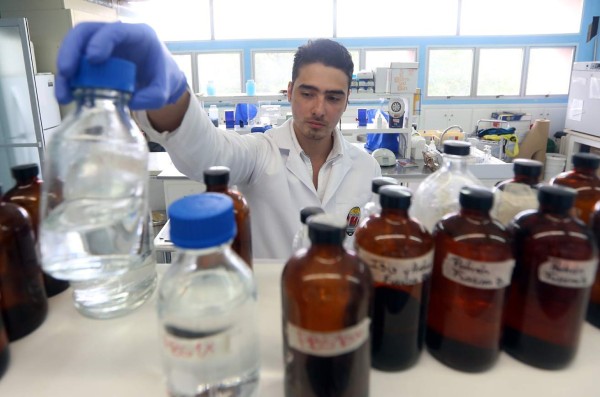 Miguel Ángel Zúñiga, del estudio de lo invisible al espectáculo del rock