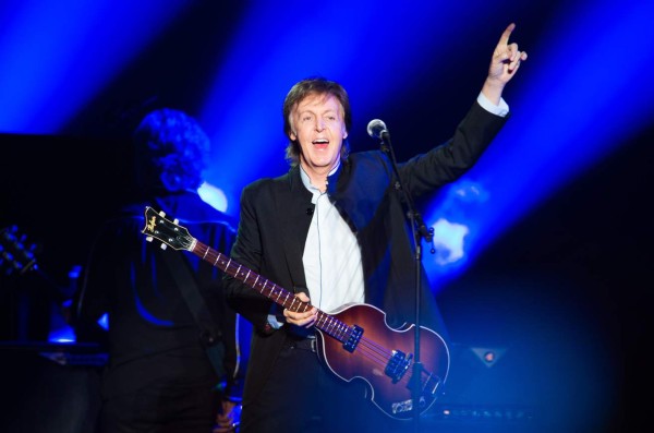 Ellos han sufrido el precio de la fama a manos de fanáticos