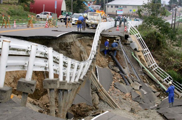 Japón, situado en la conjunción de cuatro placas tectónicas, sufre cada año más del 20% de los sismos más fuertes del planeta.