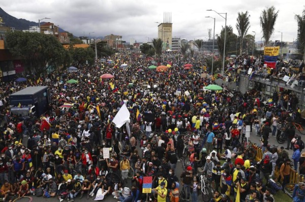 La muerte de una menor tras ser detenida y manoseada por policías, el caso que consterna a Colombia&nbsp;