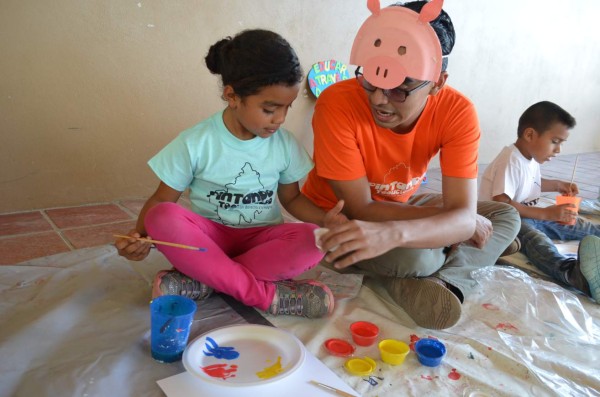 Jóvenes impulsan el arte a través del voluntariado en Honduras