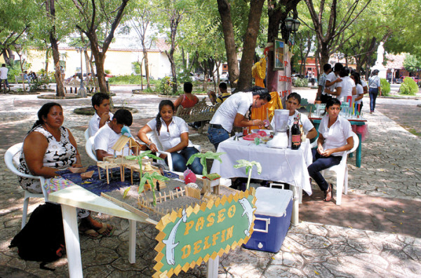 Exposición estudiantil resalta el patrimonio turístico de Honduras