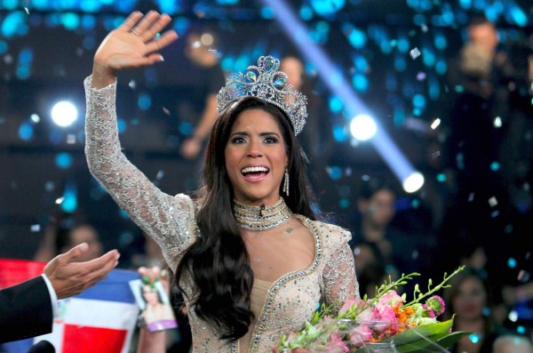 Wikipedia llama 'fea' a Francisca Lachapel