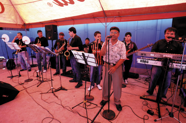 Mañanitas por los 80 años de HRN