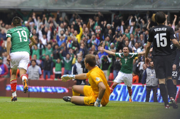 México golea a Nueva Zelanda y acaricia el Mundial