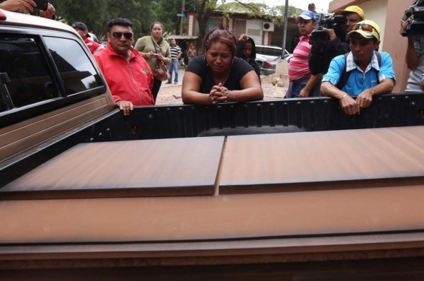 Raptan a tres estudiantes y matan a dos de ellas en la colonia 21 de Febrero