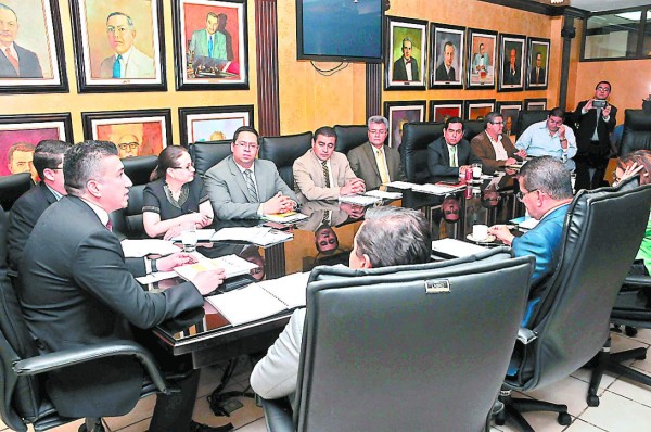 Honduras: Juan Orlando Hernández demanda el inicio del diálogo de una vez por todas