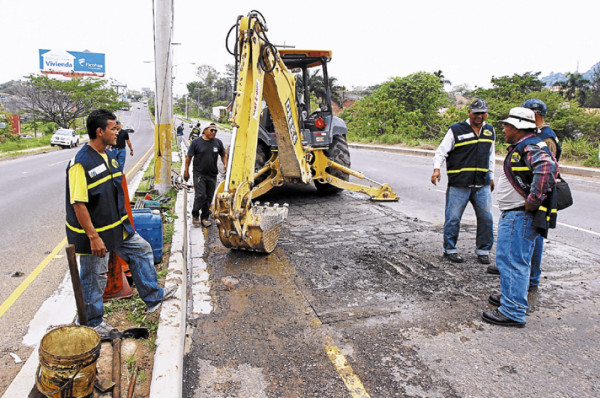 En diez días estarán reparados los baches del anillo periférico