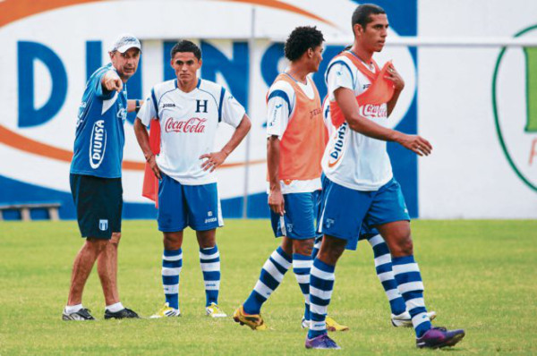 Suárez notificó los cuatro que no irán con Honduras a Londres