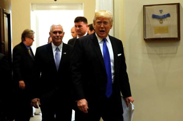 Trump promete reducir 'considerablemente' costo de muro con México