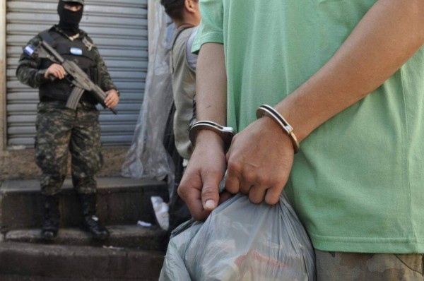 Honduras: Trasladan 50 reos desde la cárcel de Santa Bárbara hacia El Pozo en Ilama