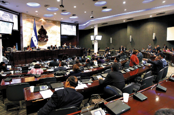 Legislatura 2012, errática en el primer semestre del CN