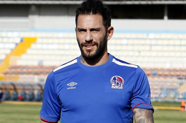 Los fallidos fichajes extranjeros que Pedro Troglio trajo a Olimpia