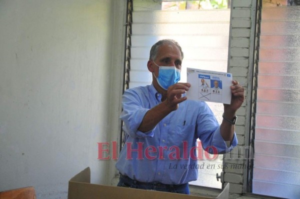 Así votaron los precandidatos a la presidencia de Honduras (FOTOS)