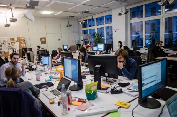 La tecnología digital acelera la igualdad de género global