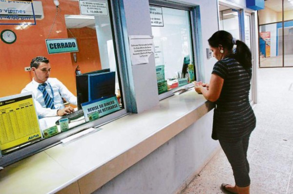 Hasta las 12:00 AM atenderán bancos por pago de ISR