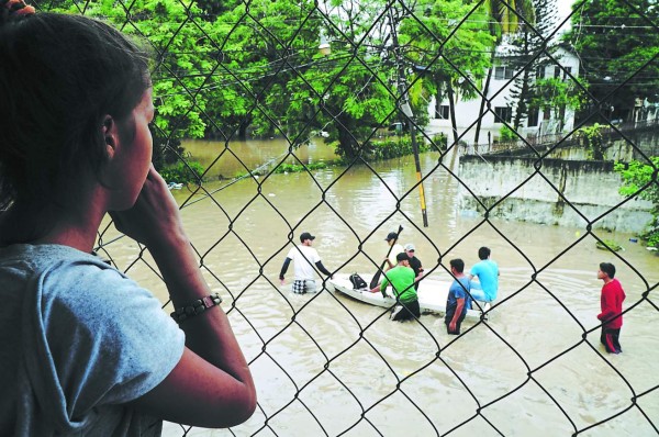 Fuertes lluvias desplazaron a 16,967 personas en Honduras en los últimos días