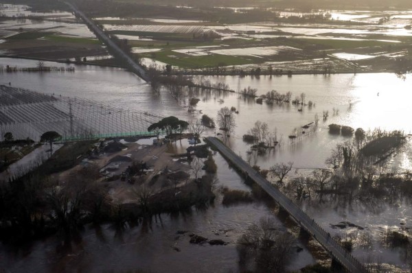 Sube a 13 cifra de muertos por paso de tormenta Gloria en España (FOTOS)