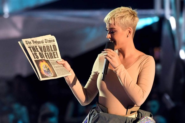 La espectacular entrada de Katy Perry en los premios MTV Video Music Awards