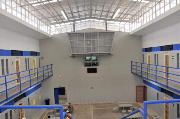 ¿Cómo pudieron matar a dos reos en El Pozo II con 400 cámaras de seguridad activas?