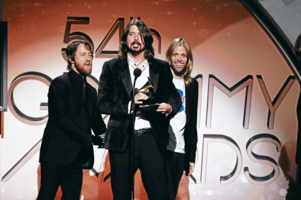 Resultado de autopsia de Whitney Houston retenido 'por seguridad'