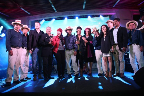 Artistas nacionales presentan canción 'Así te amo yo Honduras”