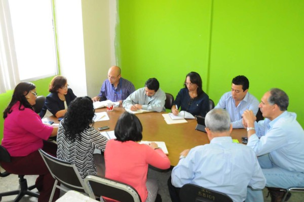 Asfura busca acercamiento con el MP