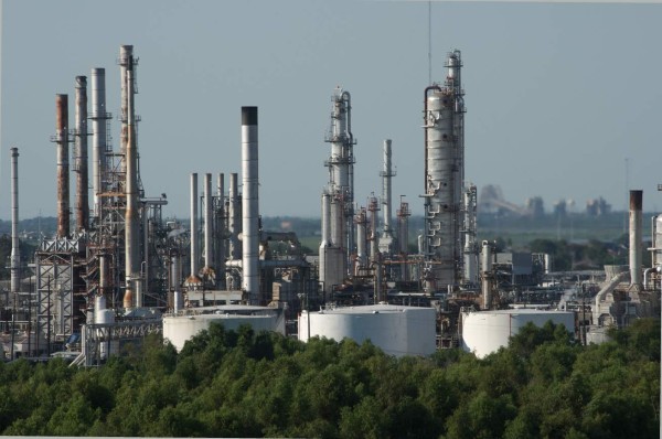 Confirman hallazgo de petróleo en aguas poco profundas del golfo de México